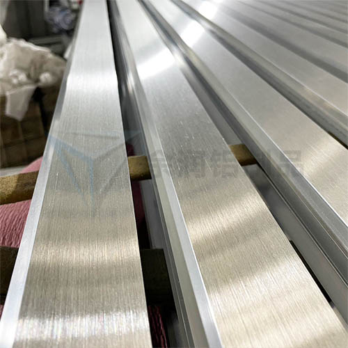 鋁制品拉絲行業(yè)技術(shù)交流會圓滿落幕，共繪發(fā)展新藍(lán)圖